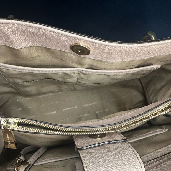 Michael Kors Blush Shoulder Bag - Picture 10 of 11